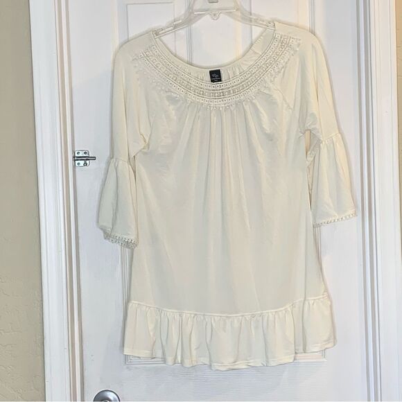 WinWin Crochet Neckline Tunic Cream Color Size Small-Medium - Picture 1 of 9
